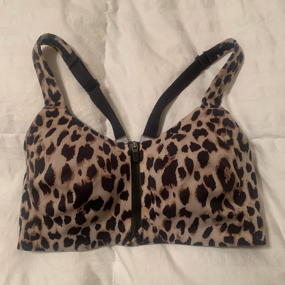 Victoria’s Secret Leopard Knockout Sports Bra 34DD
